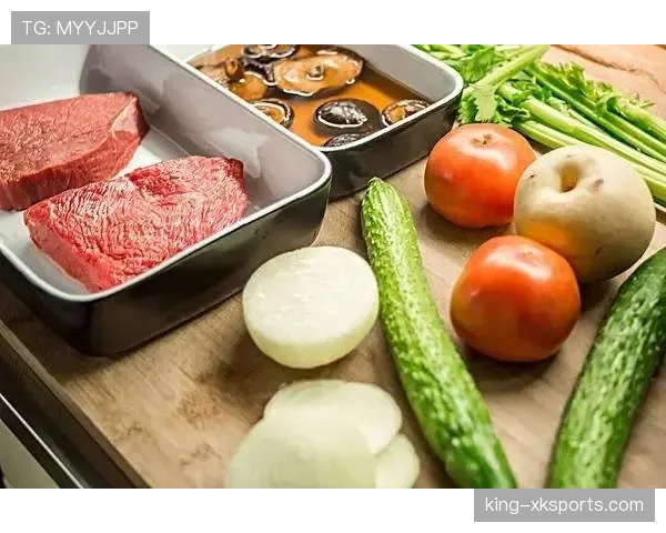 董志豪今天居然带了满桌子零食,谁还在意比赛表现了? 董志豪今天居然带了满桌子零食,谁还在意比赛表现了?